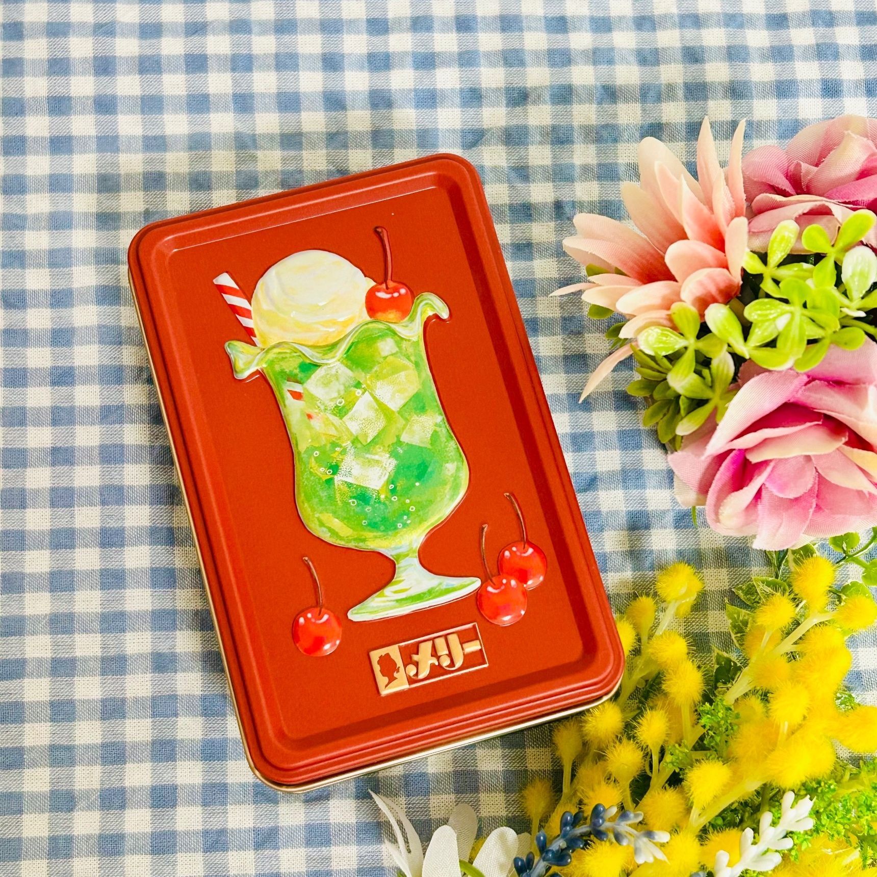 チョコにソーダってあり？！レトロかわいいキャンディチョコレート