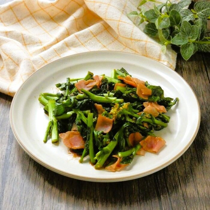 パパっと作れる！「菜の花とベーコンのガーリック炒め」