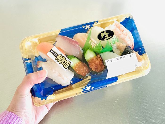 スーパーのお寿司、冷蔵庫に入れるのちょっと待って！ある"ひと手間"で驚くほどおいしさキープできるんです♪