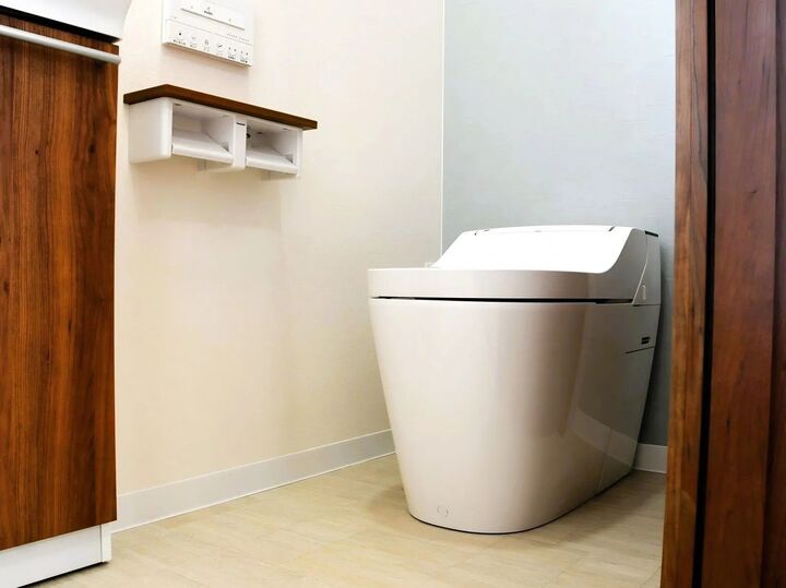 トイレの床拭きがグンとラクになる♡【100均】ミニアイテムが大活躍!