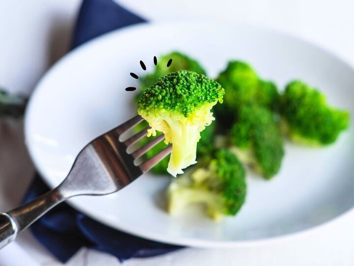 ブロッコリーをおいしく「レンチン」する方法。茹でるよりも栄養が取れるって本当?