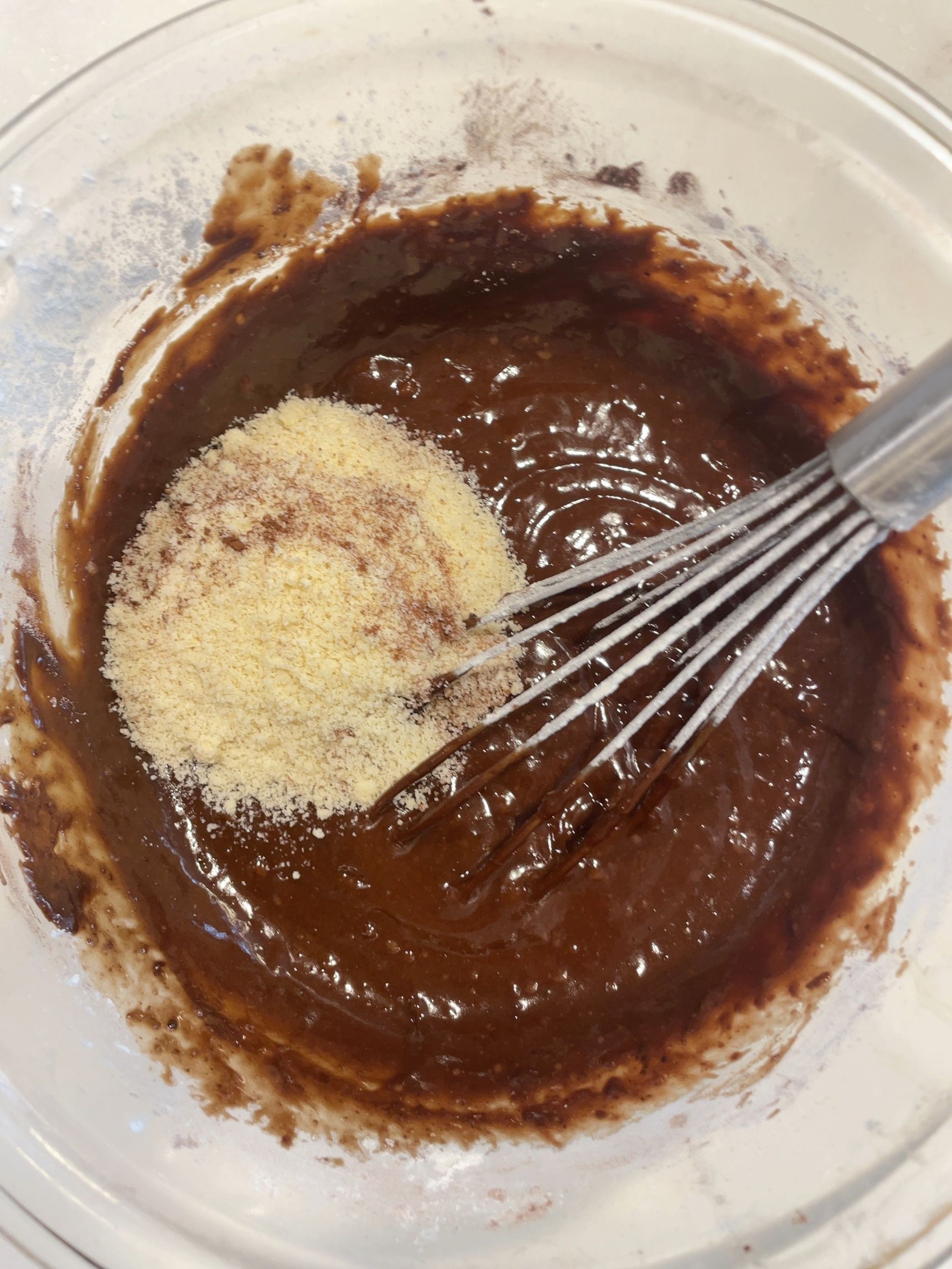 アーモンドプードルを入れる