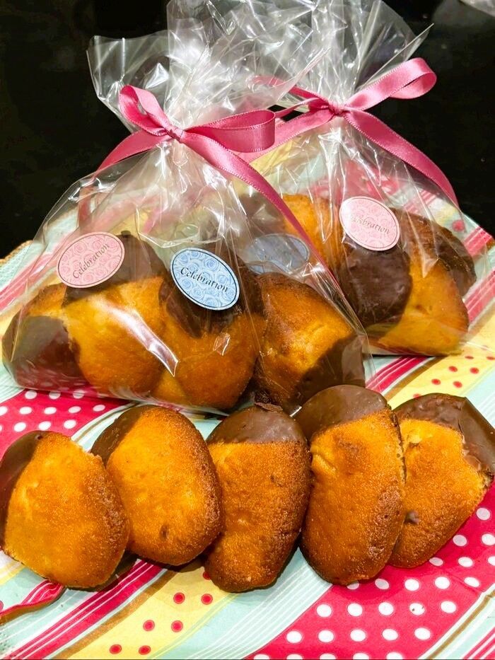 ミルクチョコをかけた＜オレンジマドレーヌ＞でVALENTINE！