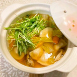 米粉の皮でもちもち餃子鍋！