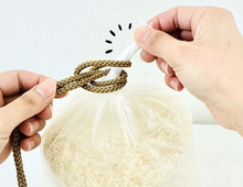 袋の口が短くて結びにくい…そんな時は『紐1本』あれば解決！手品みたいな方法でちゃんと口が結べるんです♪