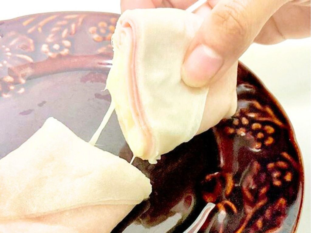 コンビニで買うのちょっと待って！材料3つで『とろ～りブリトー』ができちゃった♪〈節約レシピ〉