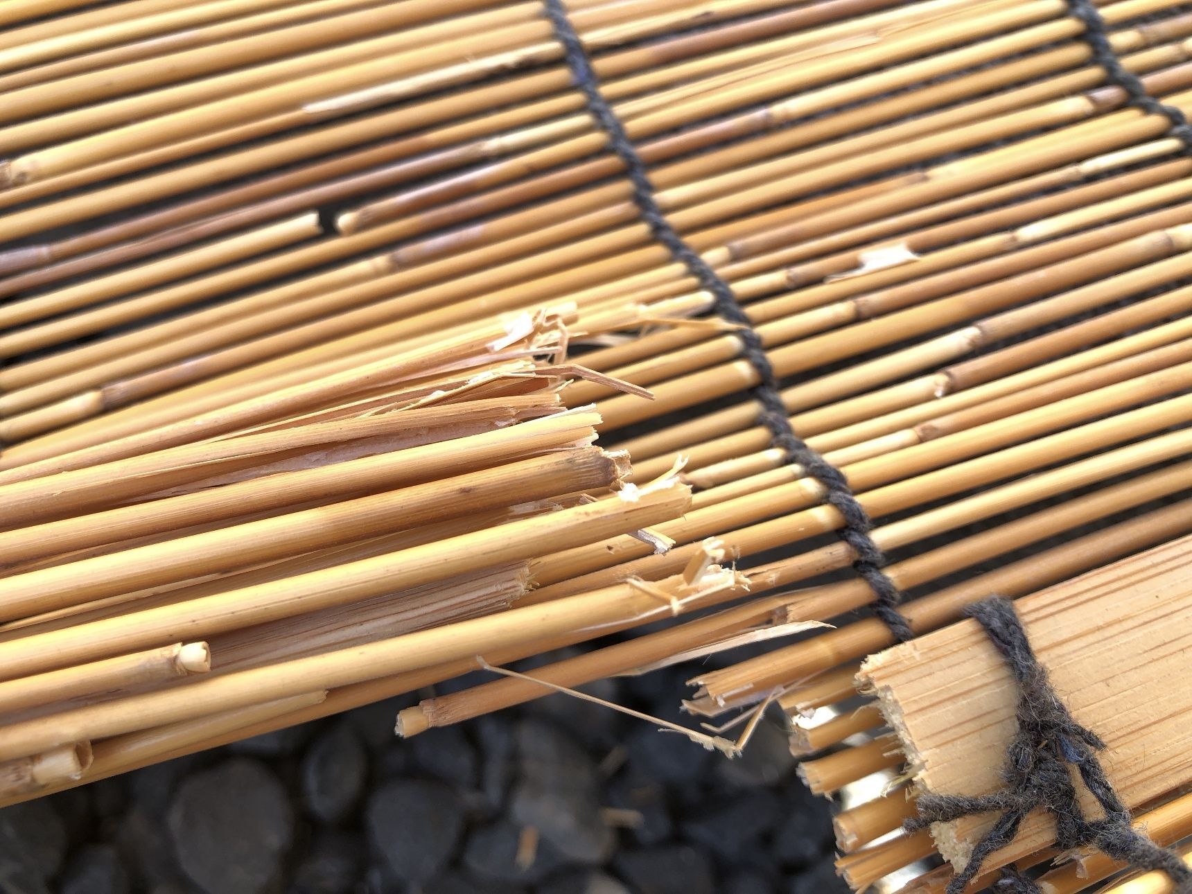 端の桟が切れました