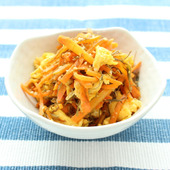 あごだし香る にんじんしりしり