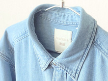 【ユニクロ】話題の『コラボシャツ』が40代の春コーデに大活躍の予感！大人も着やすい正統派デザイン