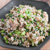 栄養たっぷり！サバ缶と小松菜のチャーハン