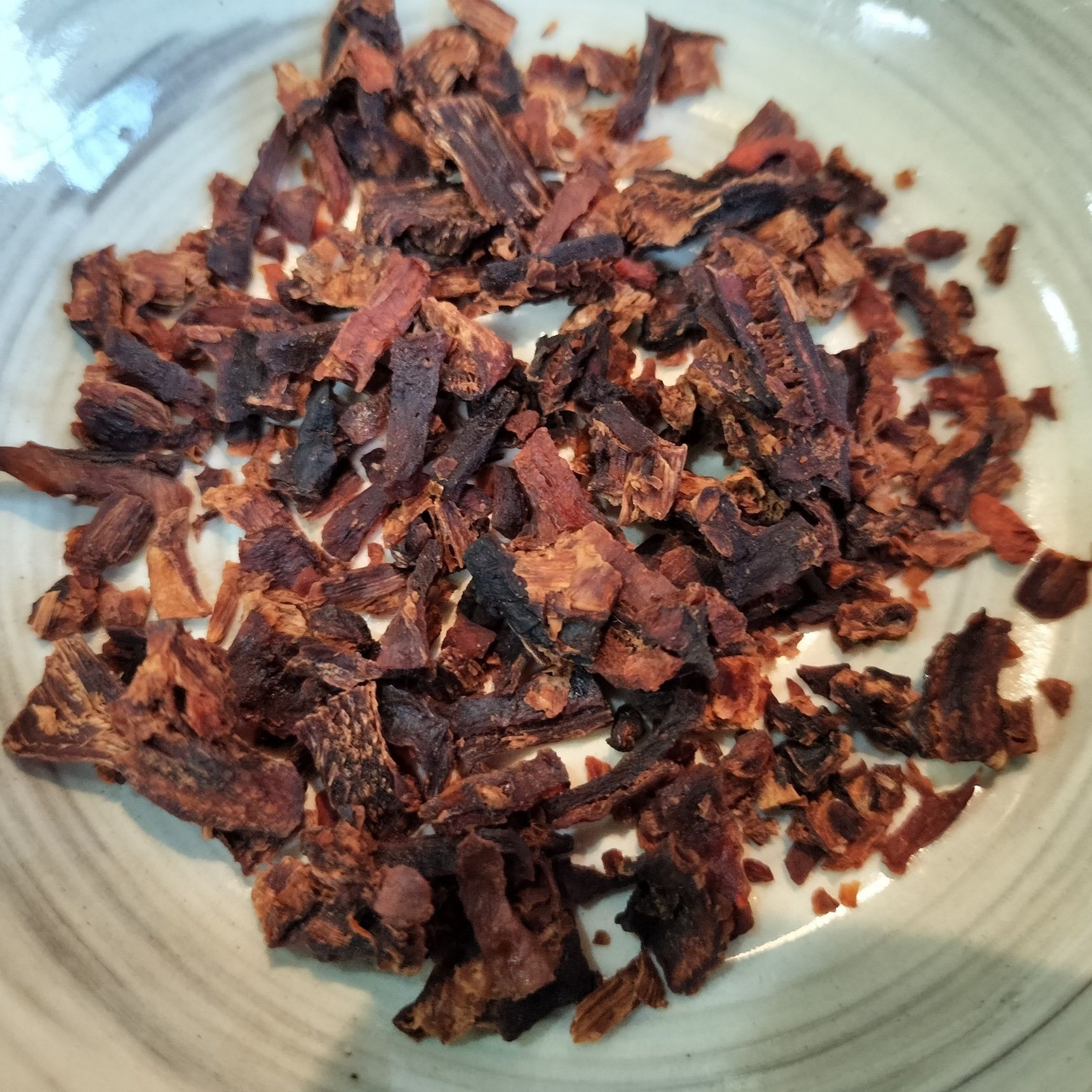 3、フライパンに、ごま油をいれて熱し、手順2の蒸し豚の表面をサッと焼く→材料●を加えて、ひと煮立ちさせる→弱火でコトコト煮込んで煮詰める→醤油とごま油で味を整える