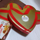 最高に美味しいのに半額で購入！来年もあるといいね！大切な方や自分へのご褒美にも！フェレロ ロシェ