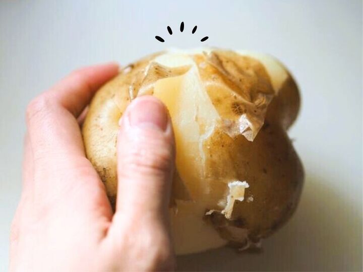 レンチンよりも簡単!?『じゃがいもの皮』をつるんとキレイにむく裏ワザ!【試してみた】