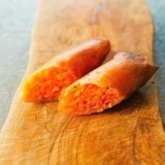 北京生まれの料理家ウー・ウェンさんの、具が1種類の「春巻き」の作り方。中でも「にんじんの春巻き」はみなさんに大人気！