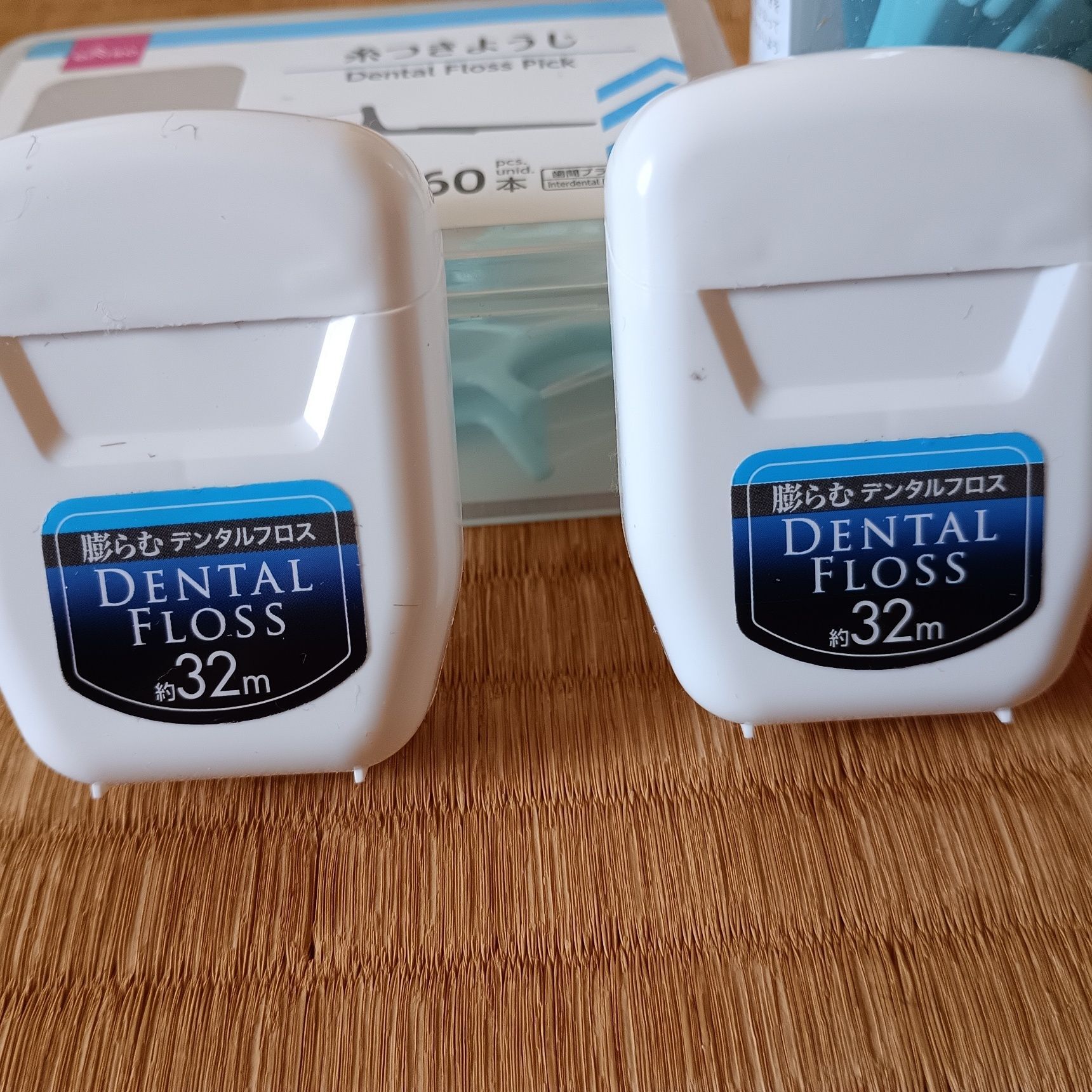 糸ようじよりも歯と歯の隙間が綺麗に汚れが取れる。膨らむデンタルフロスはいいです