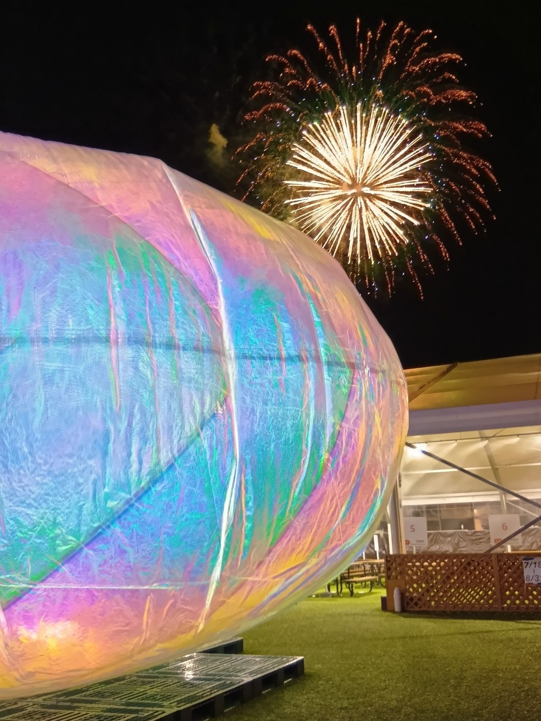 バルト海が育んだ琥珀との出会いは、万博の思い出をやさしくつなげてくれる特別な体験になりました。