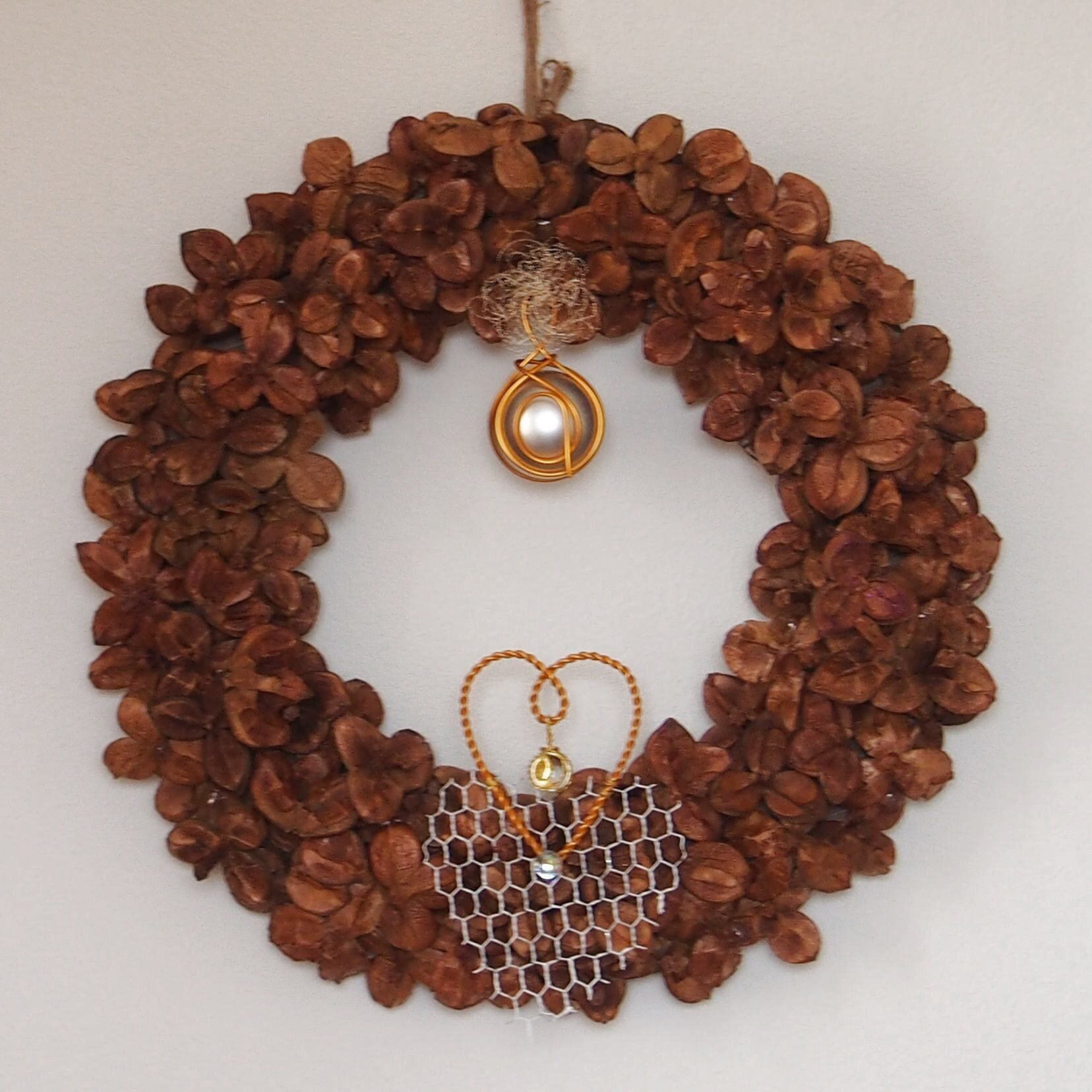 新作のオーナメントを付けています