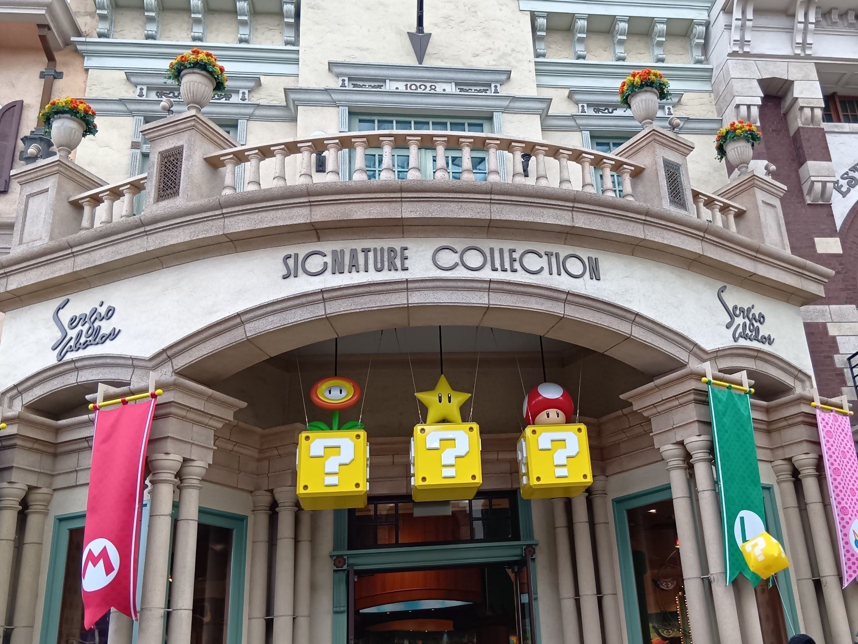 その日、子ども用に入手したキノピオのチョコも一緒に並べてみましたよ！