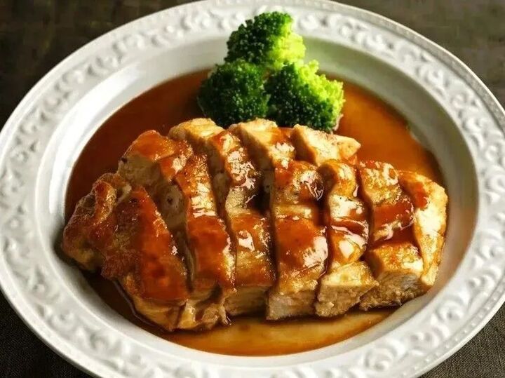 【笠原将弘さん】1枚150円の鶏むねで作る「バターを効かせた照り焼きチキン」の作り方。作り置いても美味しく食べられます♪