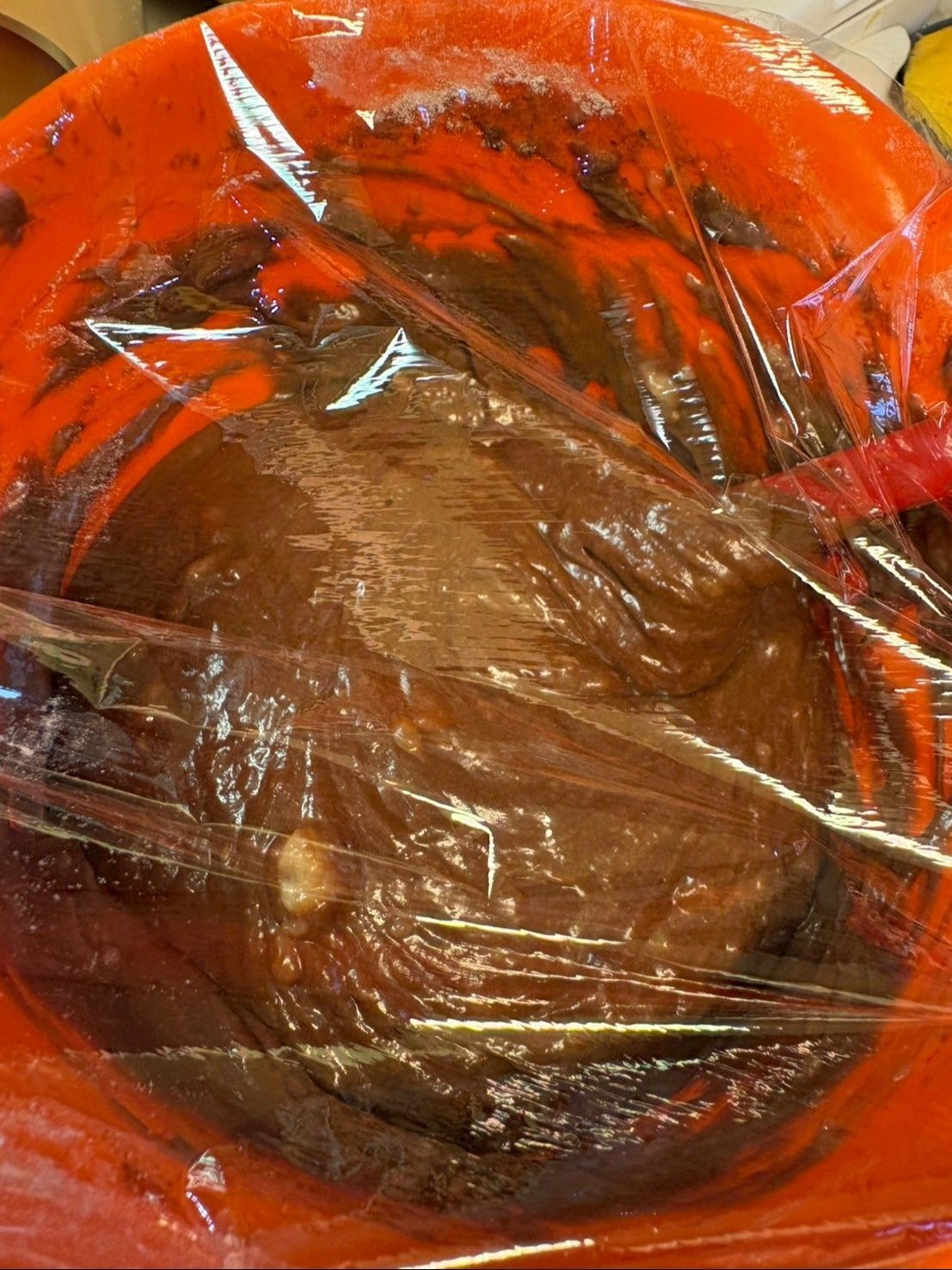 ラップしてそのまま冷蔵庫で30分から1時間くらいねかせます。