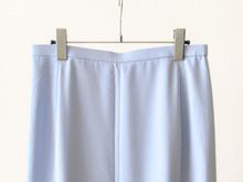 【ユニクロ】40代が絶賛！『春色スカート』が早くも値下げ。大人が取り入れやすい着こなしポイントも