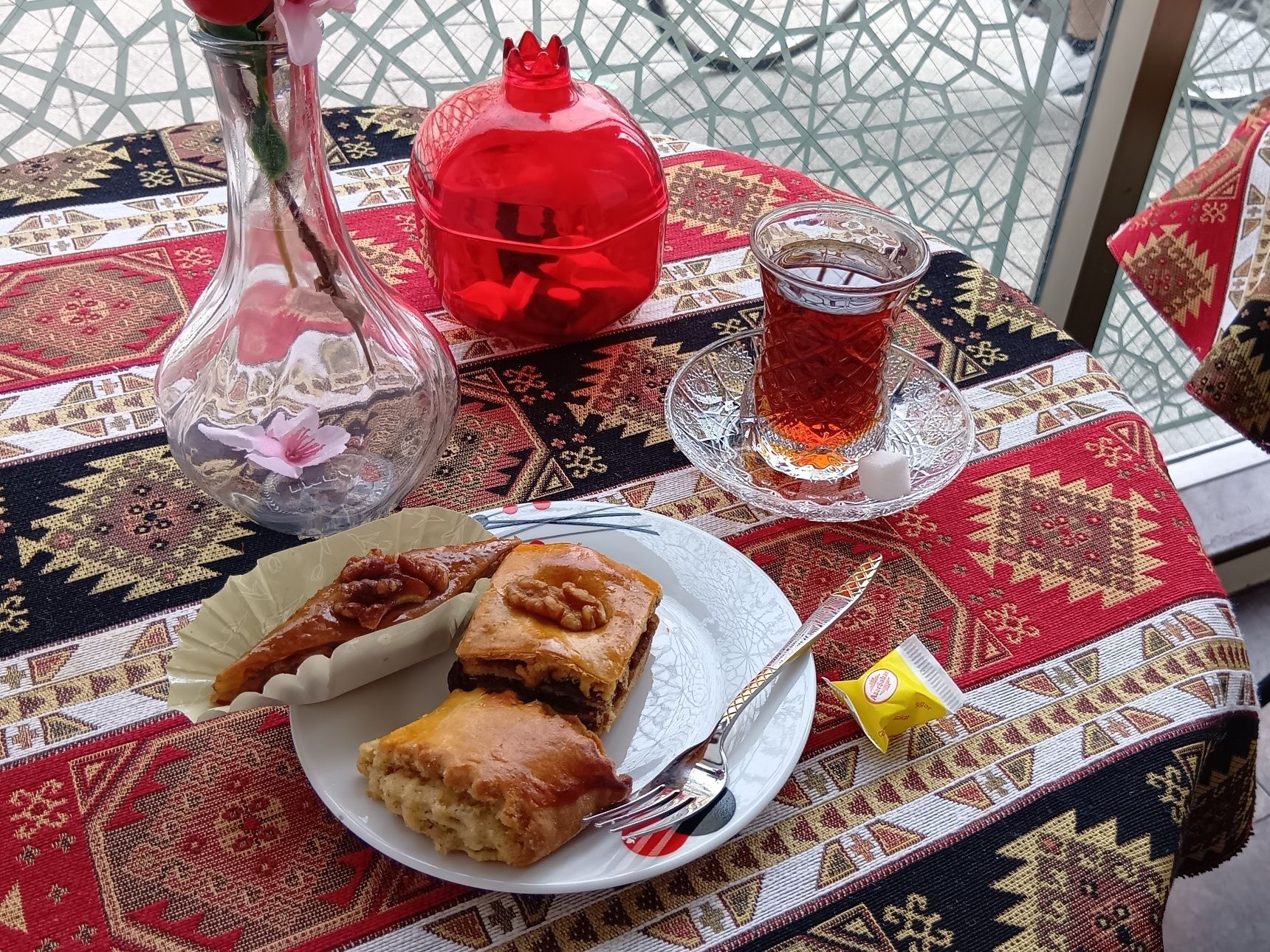 前回のティータイムで使われていたティーカップがあまりにも素敵で、すっかり心を奪われてしまいました！