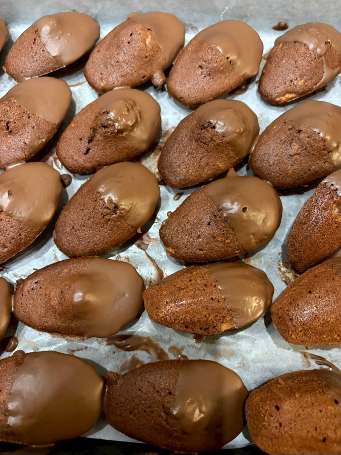 コチラ半分ぐらい浸けて固めたところです。