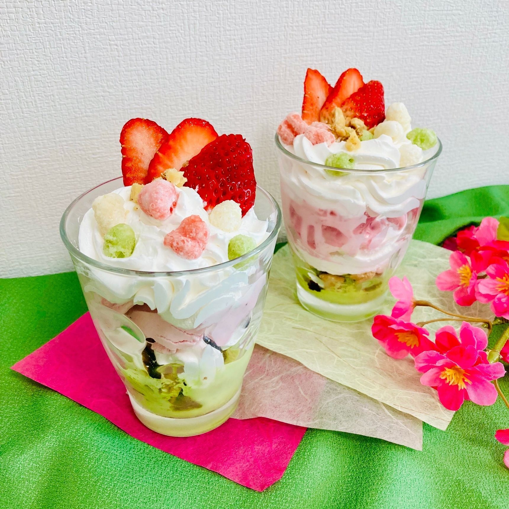 ひなあられ入り！ひな祭りパフェ