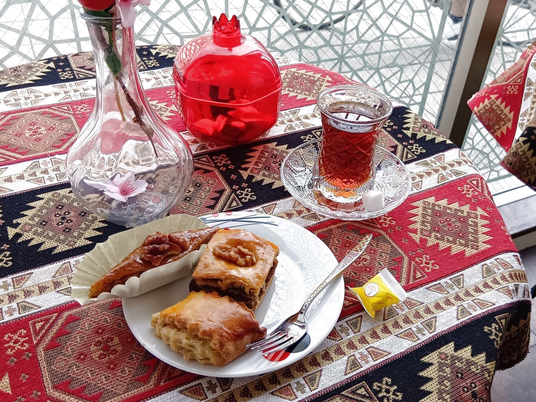 前回のティータイムで使われていたティーカップがあまりにも素敵で、すっかり心を奪われてしまいました！