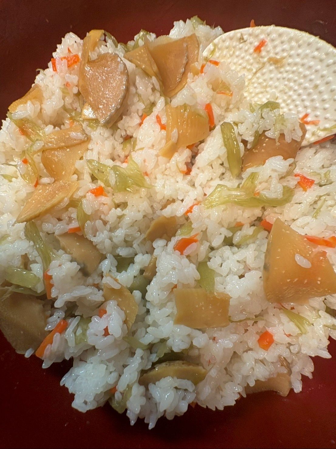 ひな祭りには春の香りいっぱいの＜フキとタケノコのちらし寿司＞