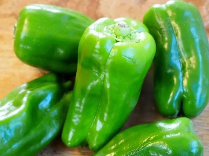 ピーマンの肉詰めは『縦半分に切りません』!こう切ると剥がれにくいんです♪