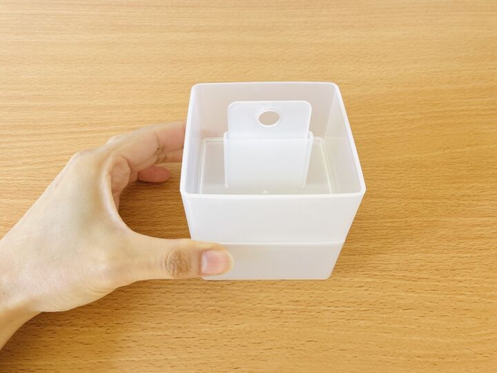 【セリア】『2段式』収納で冷蔵庫がスッキリ♪「無駄な空間がなくなった」「仕分けもばっちり」