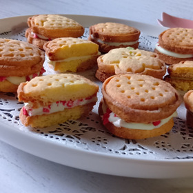 可愛すぎる形～！サクッと春をサンド。桃の節句のご褒美サブレ ！節句にぴったりな型で彩りUP！