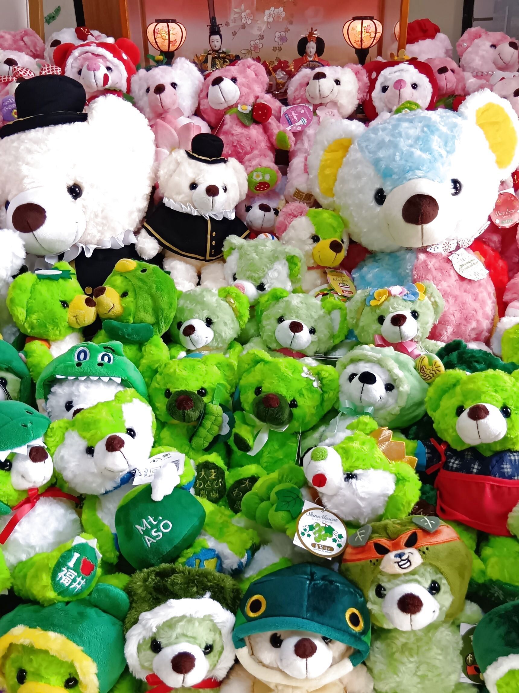 今年のひなまつりは、手作りのおやつ＆春色ベアたちの撮影会を楽しみました。笑顔とぬくもりがぎゅっと詰まった、忘れられない桃の節句になりました。