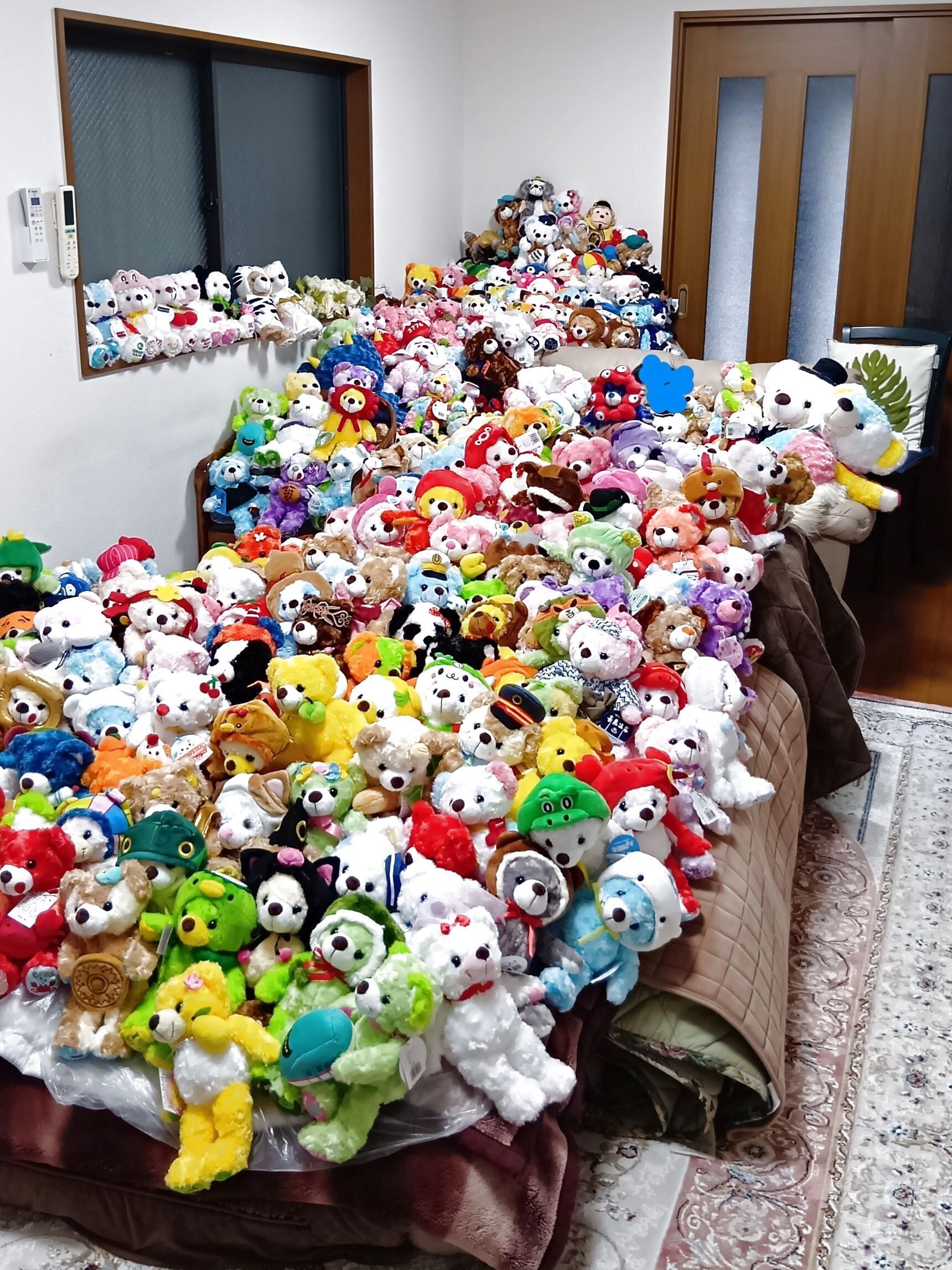 温泉につかるようにリラックスしてベアたちの中に身をゆだね、まるで湯けむりに包まれるように“ぬいぐるみ浴”を楽しんでいるようでした（笑！）