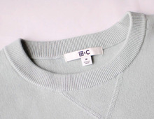 【ユニクロ：シー】え、12色もあるの？スウェットのような着心地で40代にも大人気。春コーデにイチ押しです