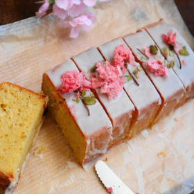 桜と白あんのパウンドケーキ