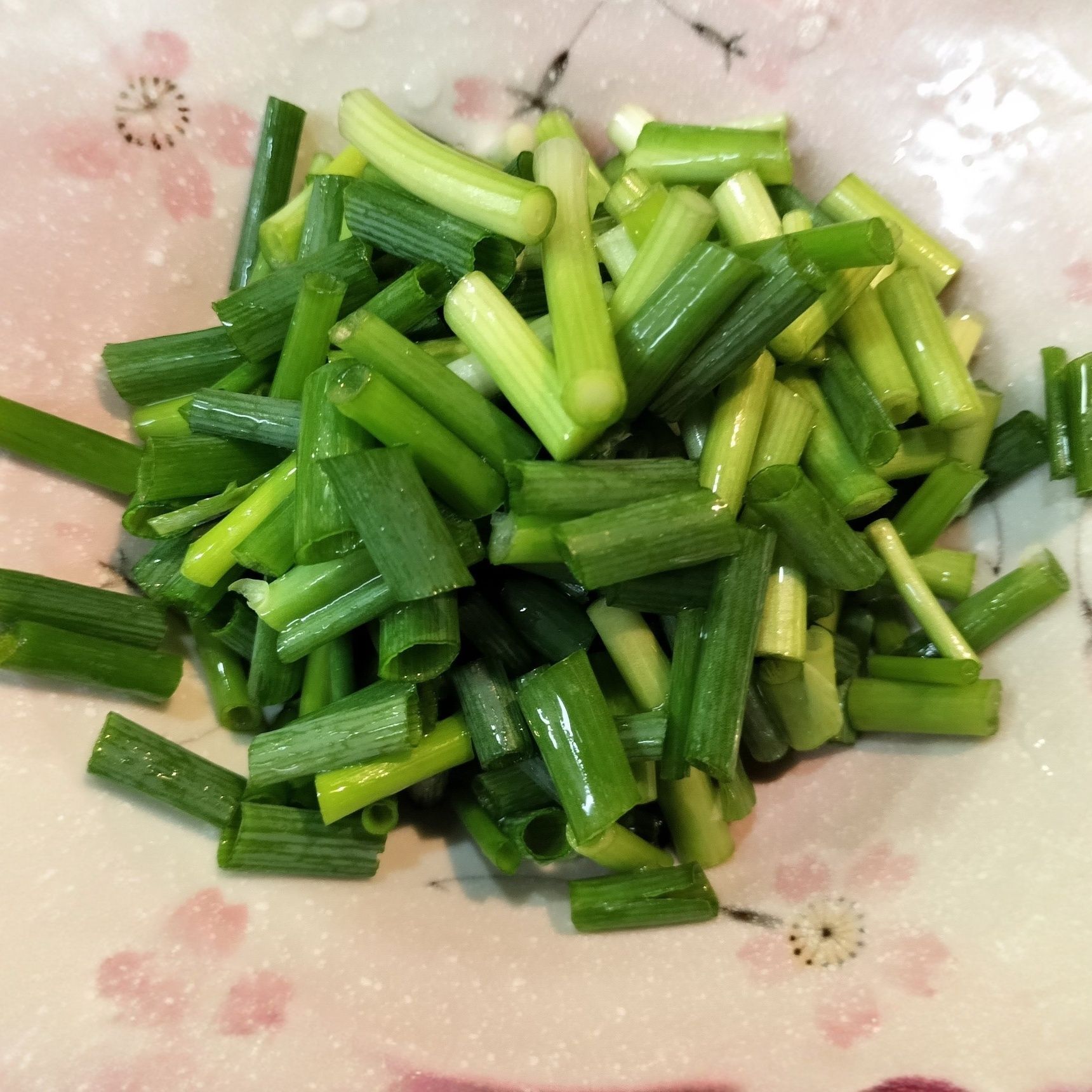 3.小ネギを食べやすい長さに切る