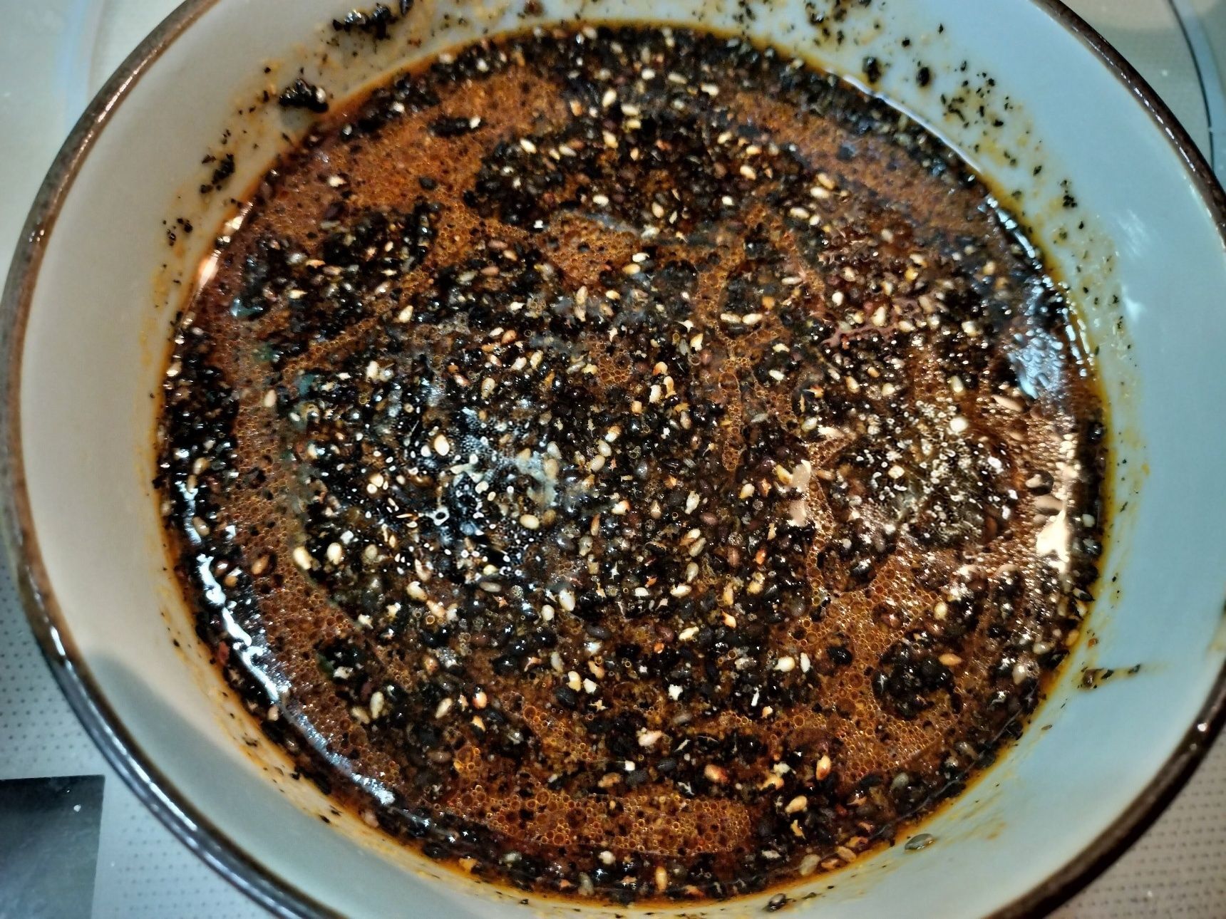 2.耐熱容器に、材料●を入れて混ぜる→電子レンジで1分ほど加熱する→冷ます（韓国風コク旨タレ完成）