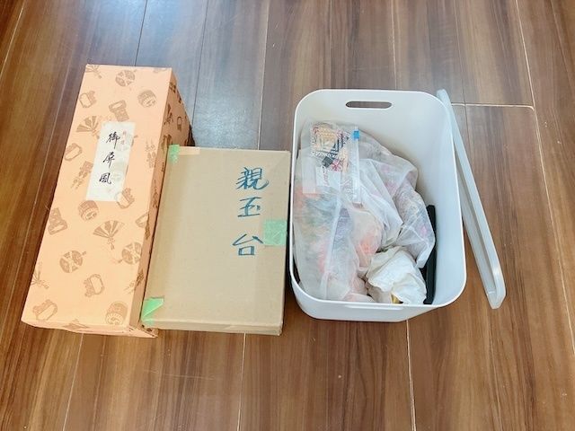 ひな人形をやわらやポリエチレンケース大に収納する