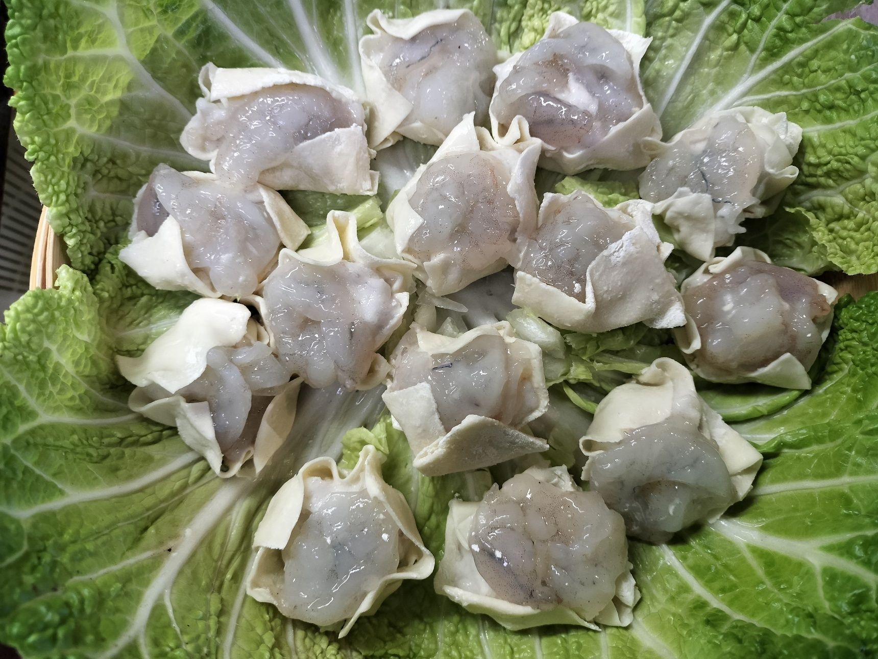 10.白菜を敷いた蒸籠で蒸す