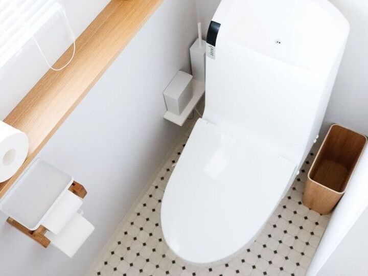 古くて狭いトイレをおしゃれ空間に変身させるコツ。掃除もしやすくてキレイをキープ!