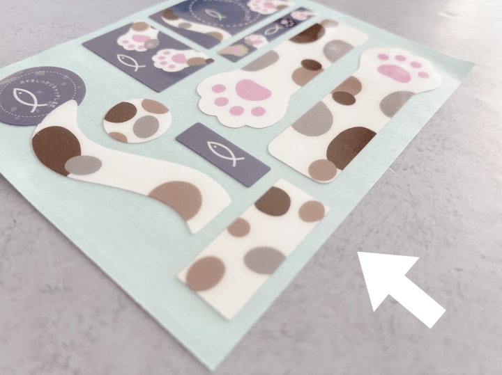 【ダイソー】ただの『猫シール』かと思ったら…いい仕事するんです♡謎の便利グッズのヒミツに迫る!