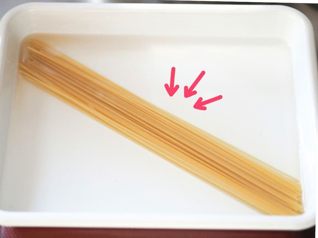 パスタを水に漬けるだけで…！？乾麺パスタが生パスタに大変身。驚くほどもちもち食感に♪