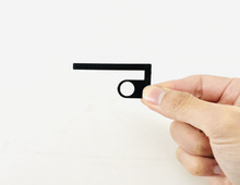 【セリア】ナゾの形状がミソ。挟むだけで…「あら、快適♡」ニッチだけど手放せなくなるかも〜