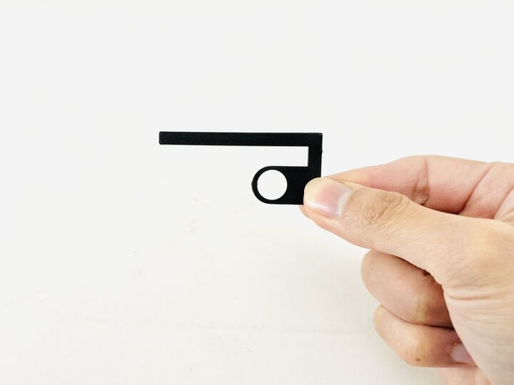 【セリア】ナゾの形状がミソ。挟むだけで…「あら、快適♡」ニッチだけど手放せなくなるかも〜