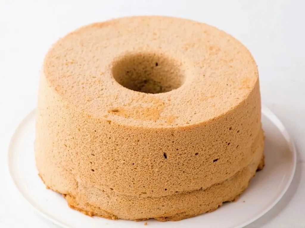 【オイルなし、グルテンなし】米粉のふわふわ「ほうじ茶のシフォンケーキ」の作り方。体にやさしく、ホッとする味のおやつになります♪