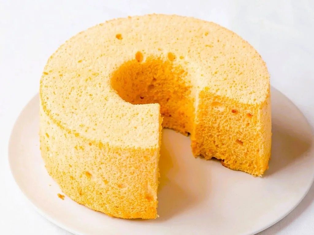 【オイルなし、グルテンなし】米粉のふわふわ「レモンのシフォンケーキ」の作り方。ヘルシーで低カロリーなおやつです♪