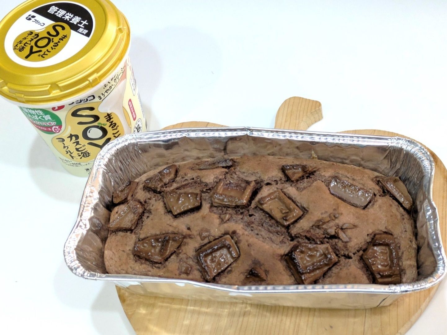 ③ココア＆チョコレート味のパウンドケーキ