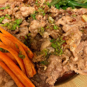 ＜豚コマの塩唐揚げネギソースかけ＞